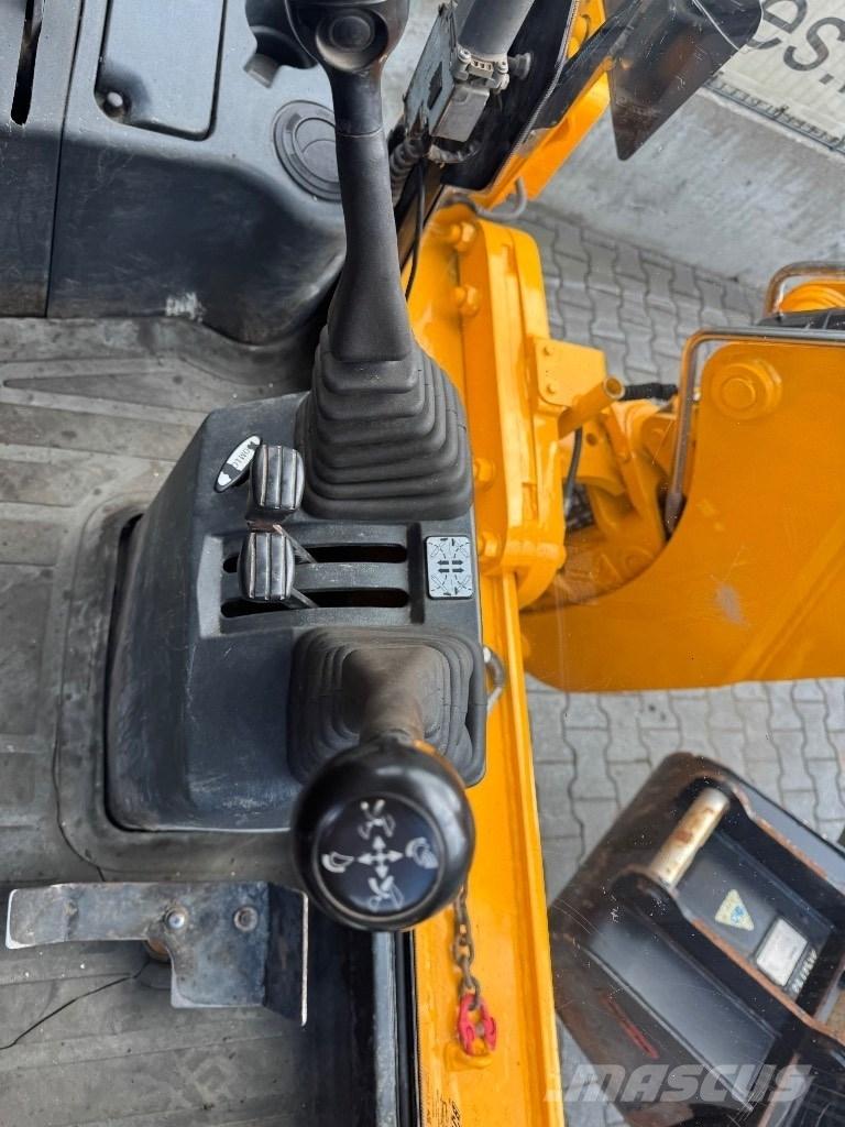 JCB 2 CX TLB's
