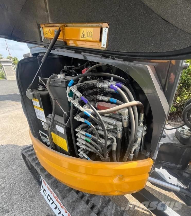 Kato HD27V4 Midi excavators  7t - 12t