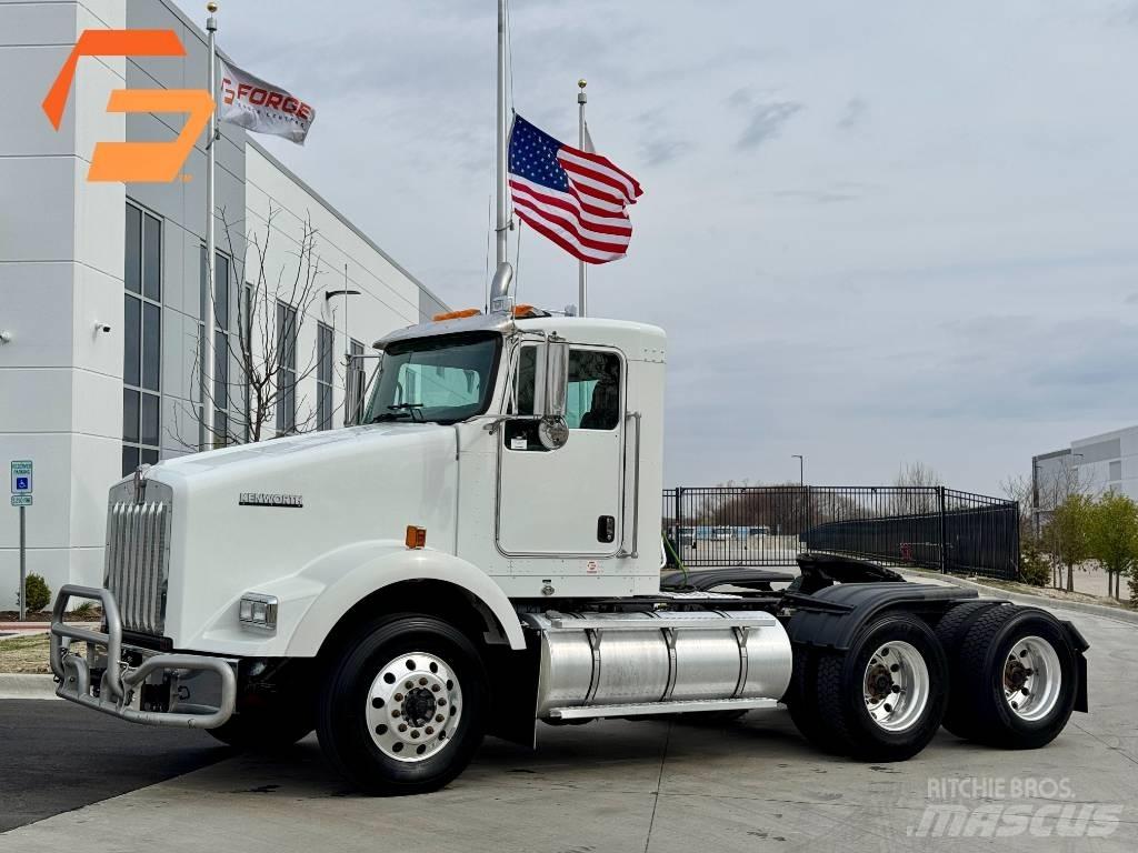 Kenworth T800 Truck Tractor Units
