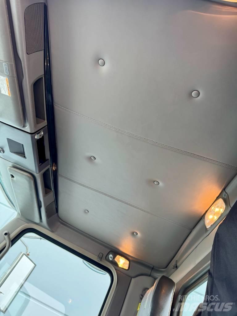 Kenworth T800 Truck Tractor Units