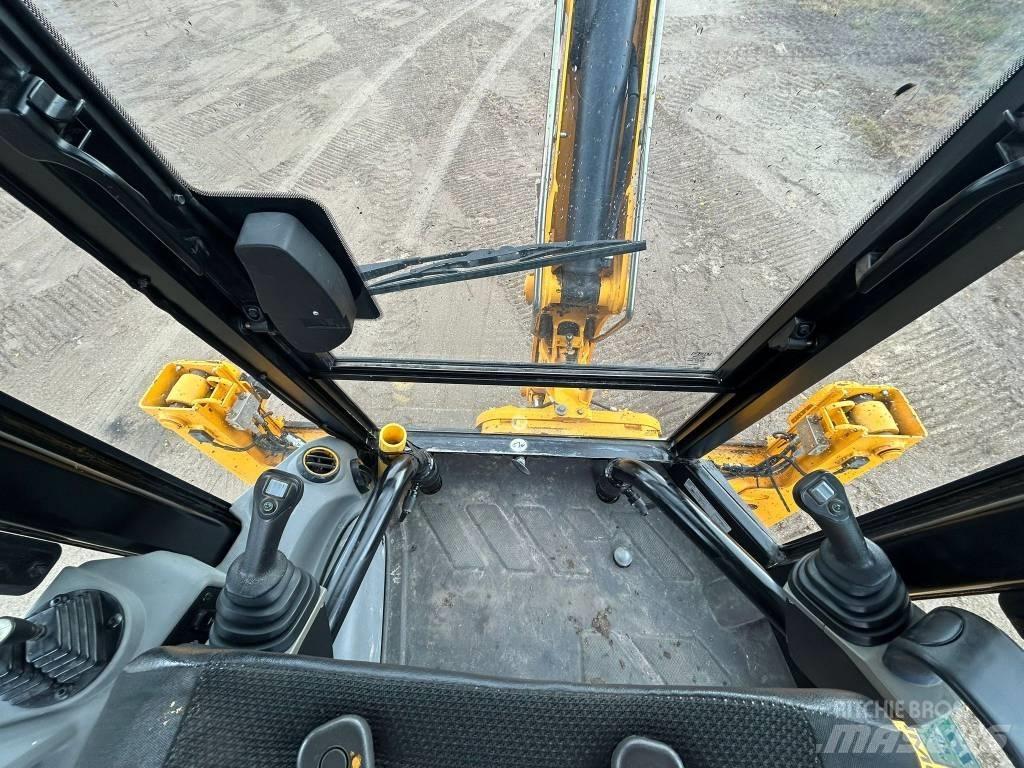JCB 3 CX TLB's