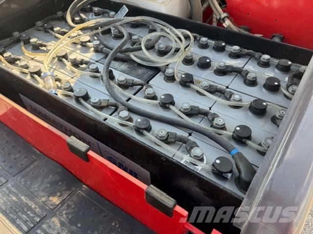 Manitou ME 425 Electric forklift trucks