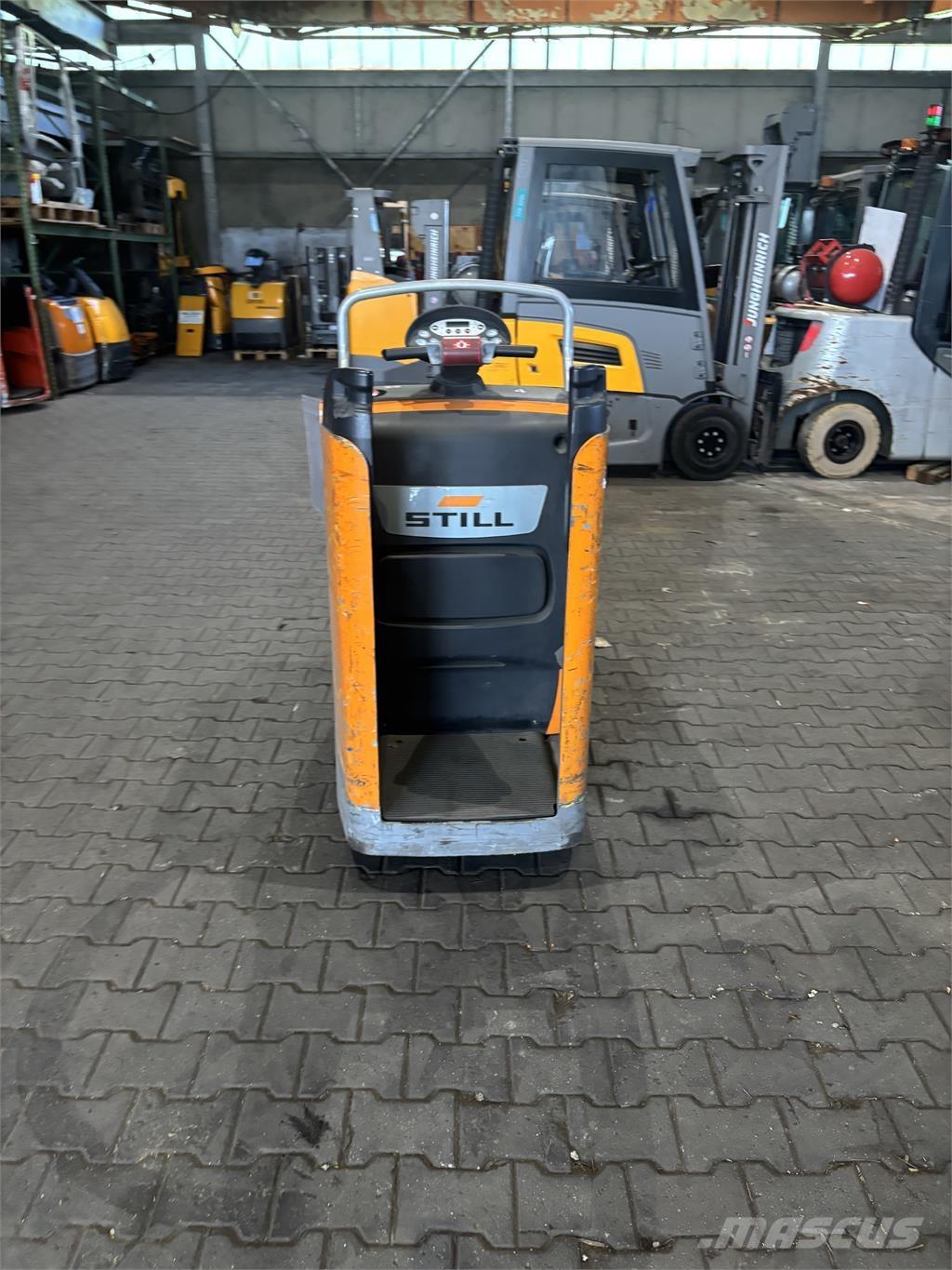 Still EXU-S22 Pedestrian stacker