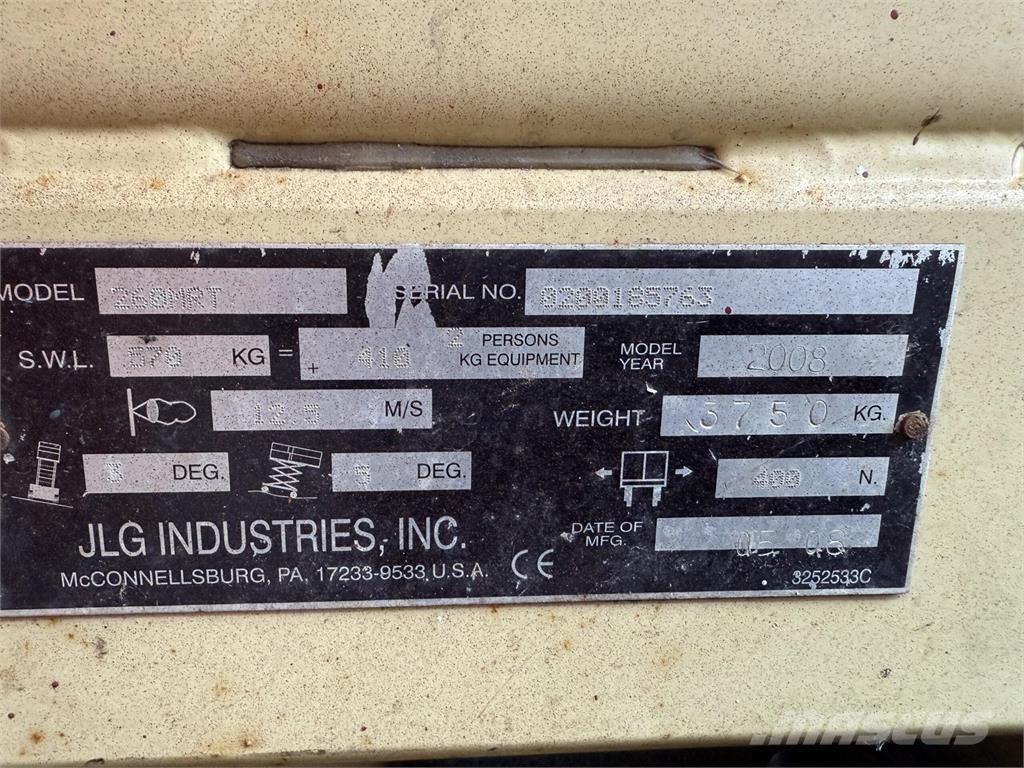 JLG 260 MRT Scissor lifts