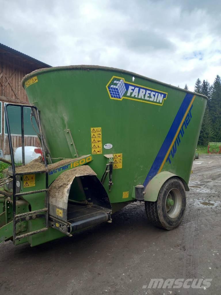 Faresin Twinner 16 Mixer feeders