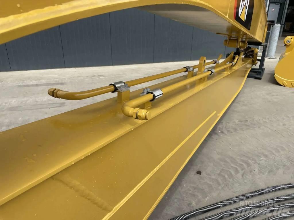 CAT 323F 18m Set TLB's