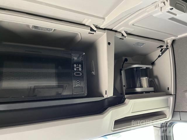 Scania R 590 Truck Tractor Units