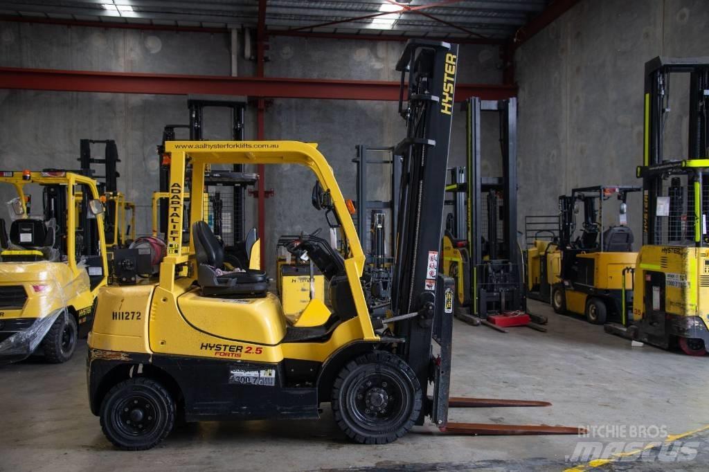 Hyster H2.5TX LPG trucks