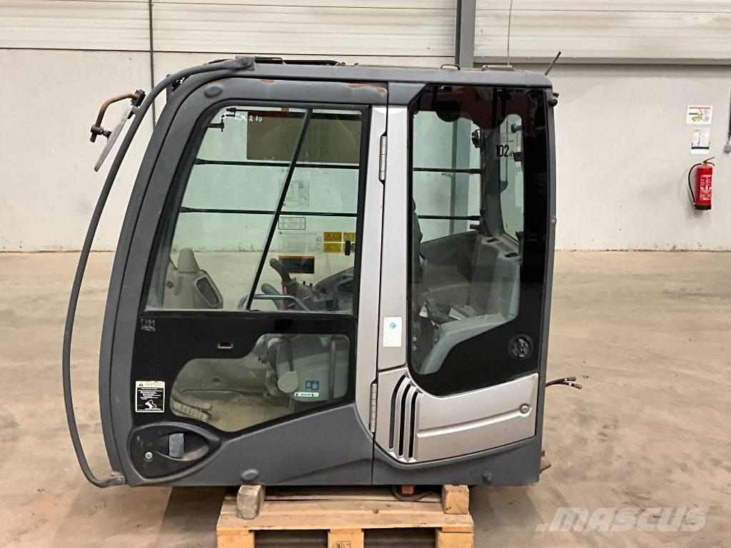 Hitachi ZX 210-3 Cabins and interior