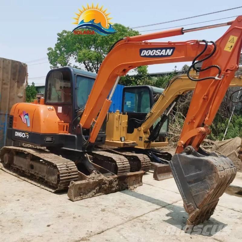 Doosan DH 60 Mini excavators < 7t