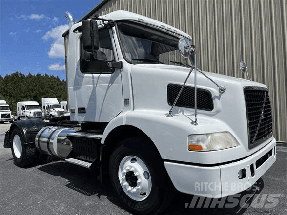 International LT Truck Tractor Units