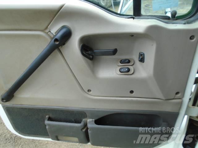 Sterling L 9500 Truck Tractor Units