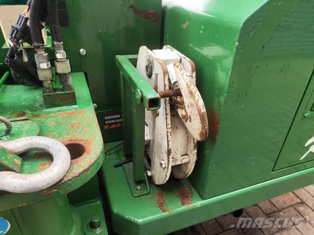 Unic URW 706 CDE Tracked cranes