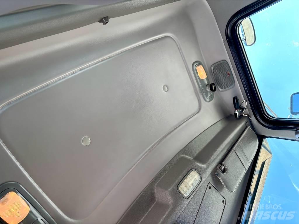 Peterbilt 365 Truck Tractor Units