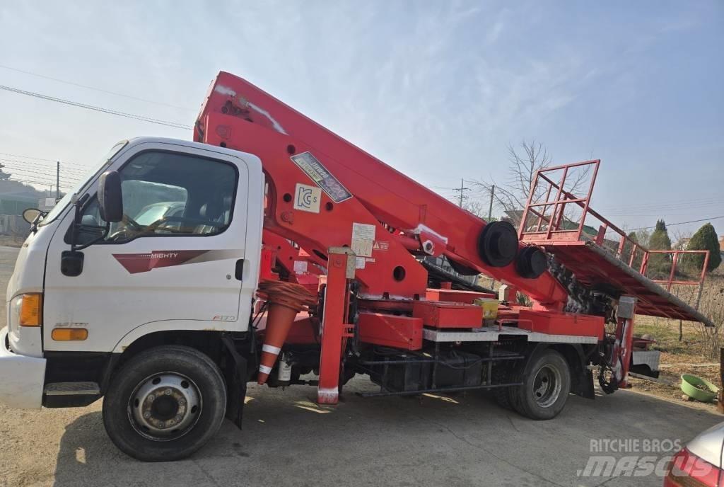 Jinwoo JW320 Truck mounted aerial platforms