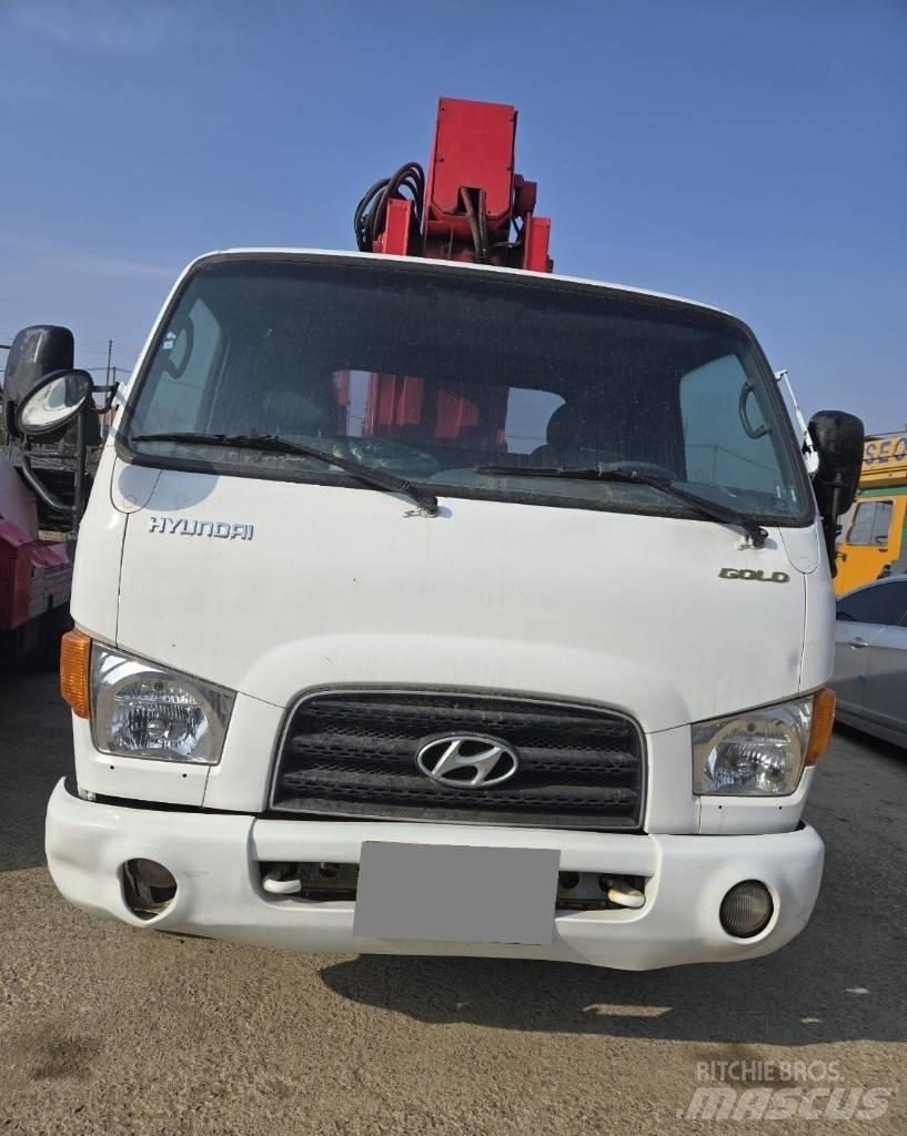 Jinwoo JW320 Truck mounted aerial platforms