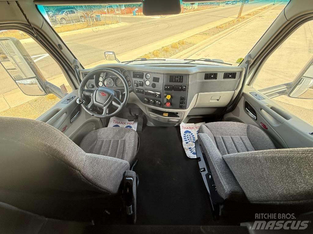 Peterbilt 579 Truck Tractor Units