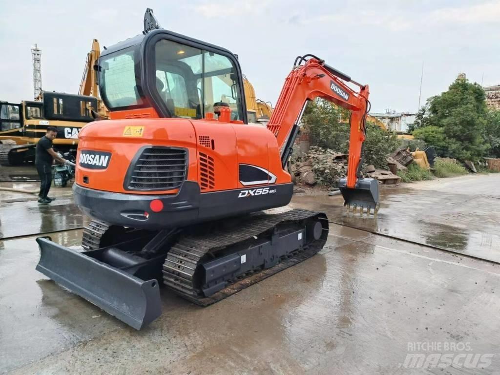 Doosan DX 55 Mini excavators < 7t
