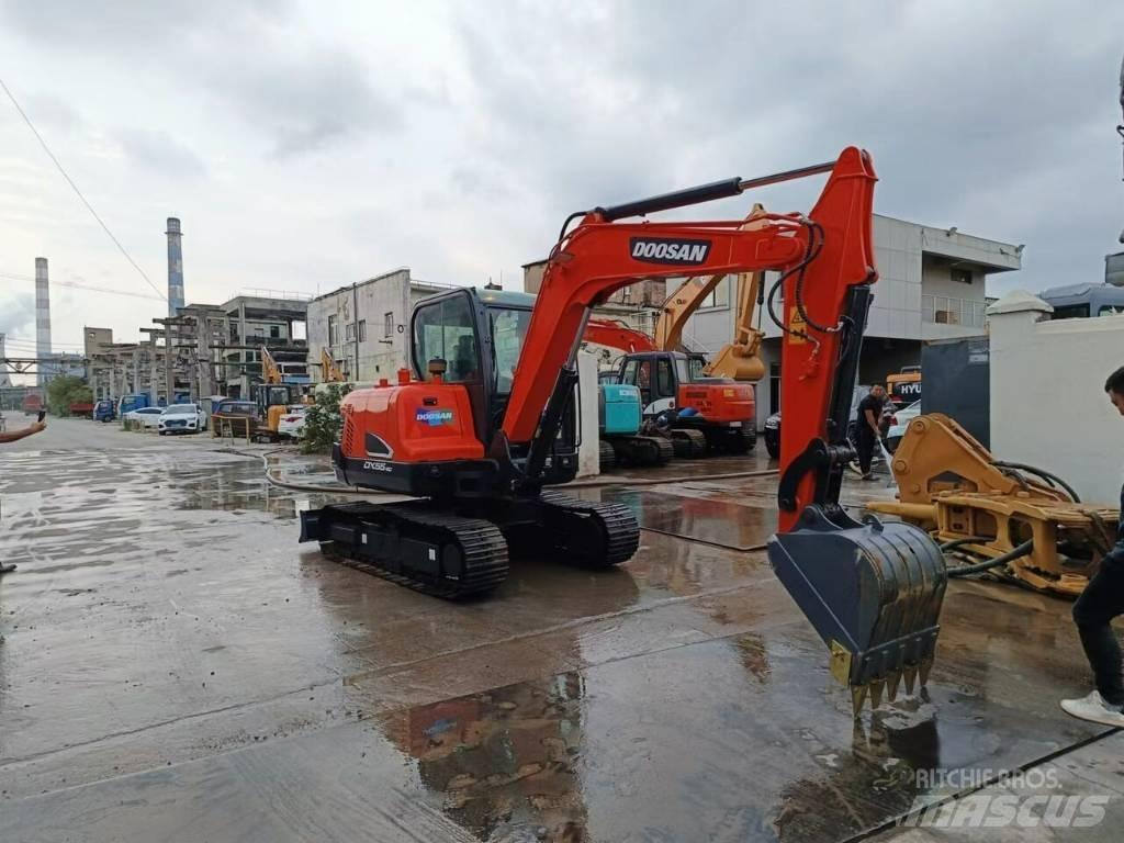 Doosan DX 55 Mini excavators < 7t