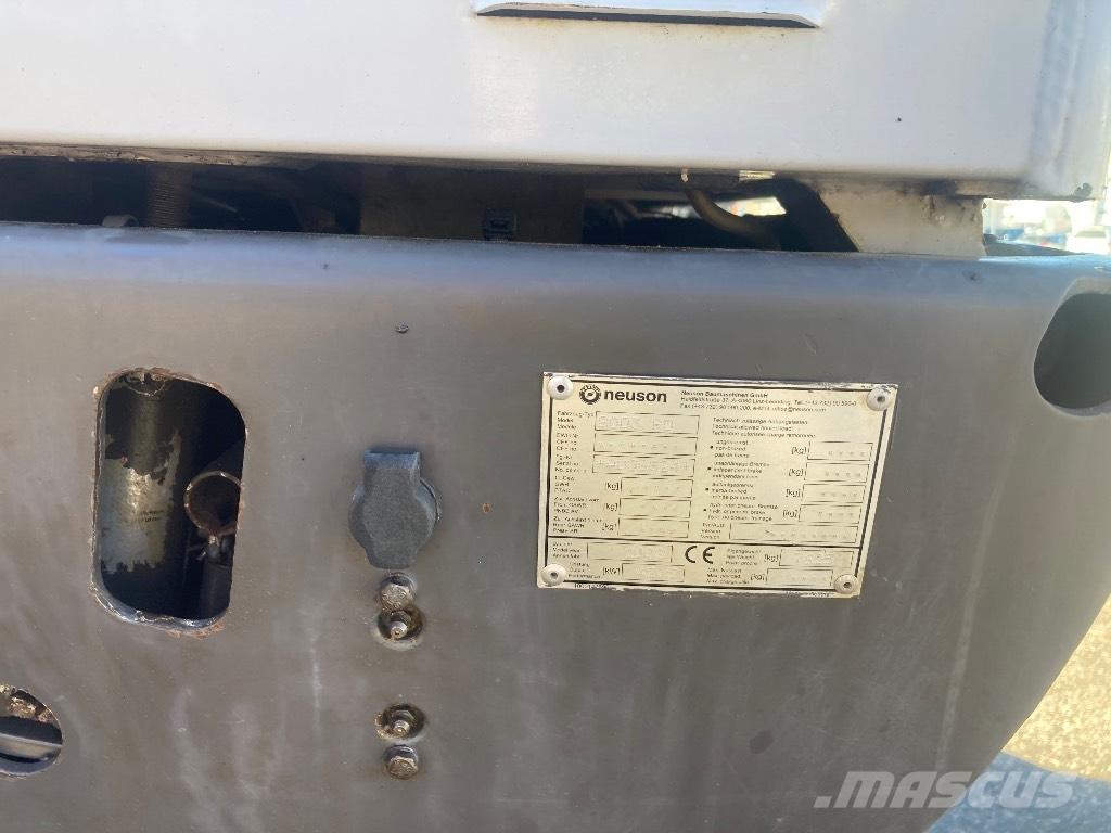 Neuson 8003 RD Midi excavators  7t - 12t