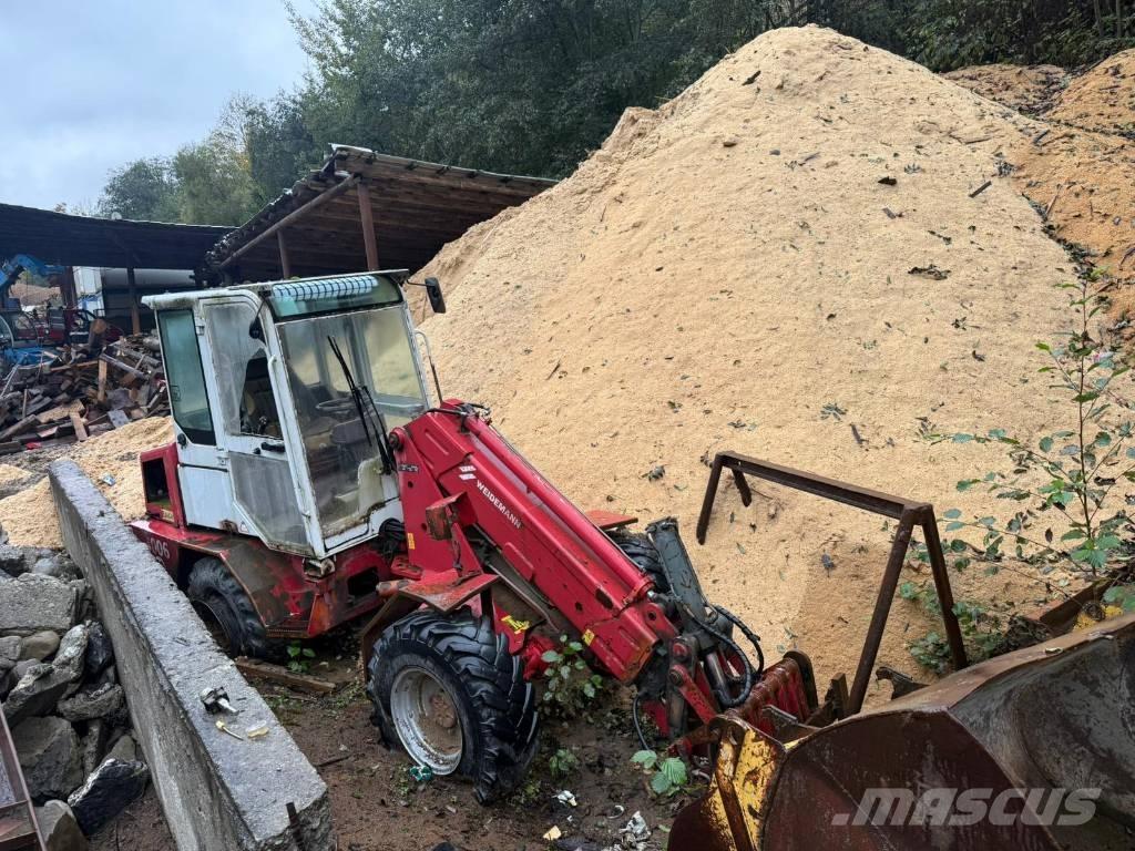 Weidemann 3006 Cabins and interior