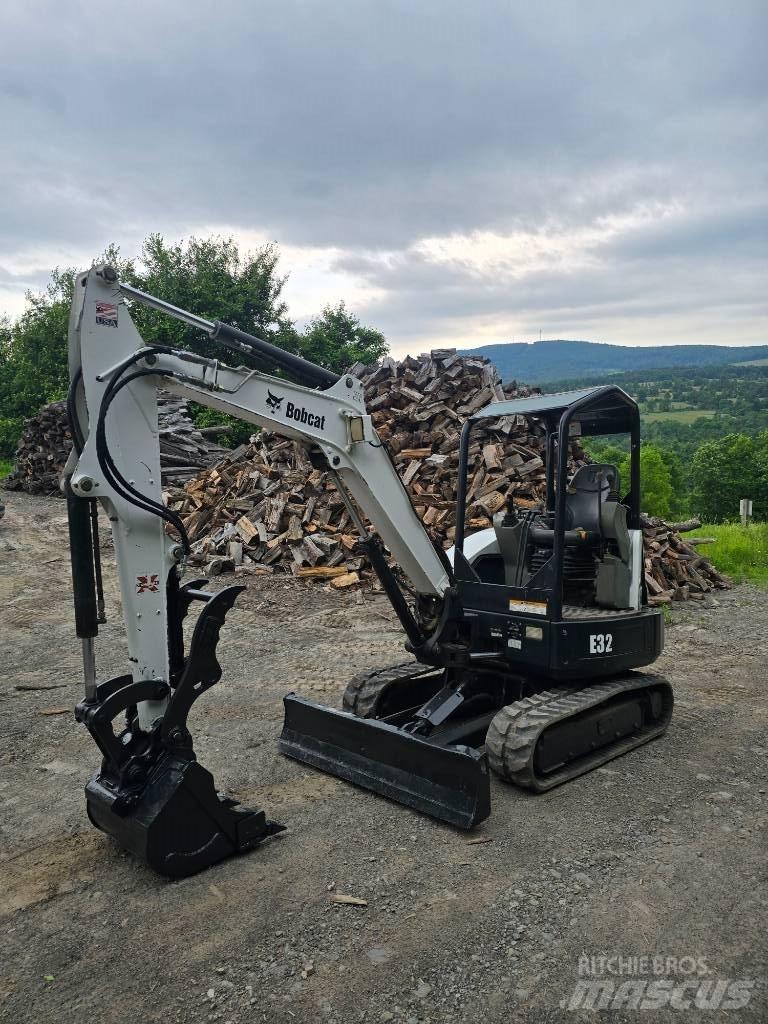 Bobcat E 32 Mini excavators < 7t