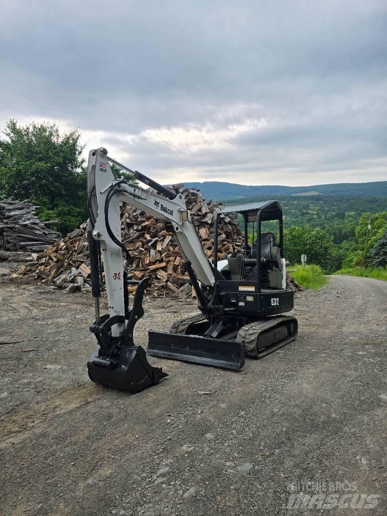Bobcat E 32 Mini excavators < 7t