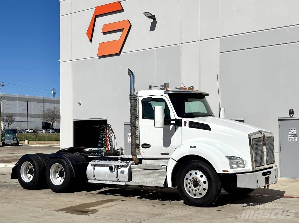Kenworth T 880 Truck Tractor Units