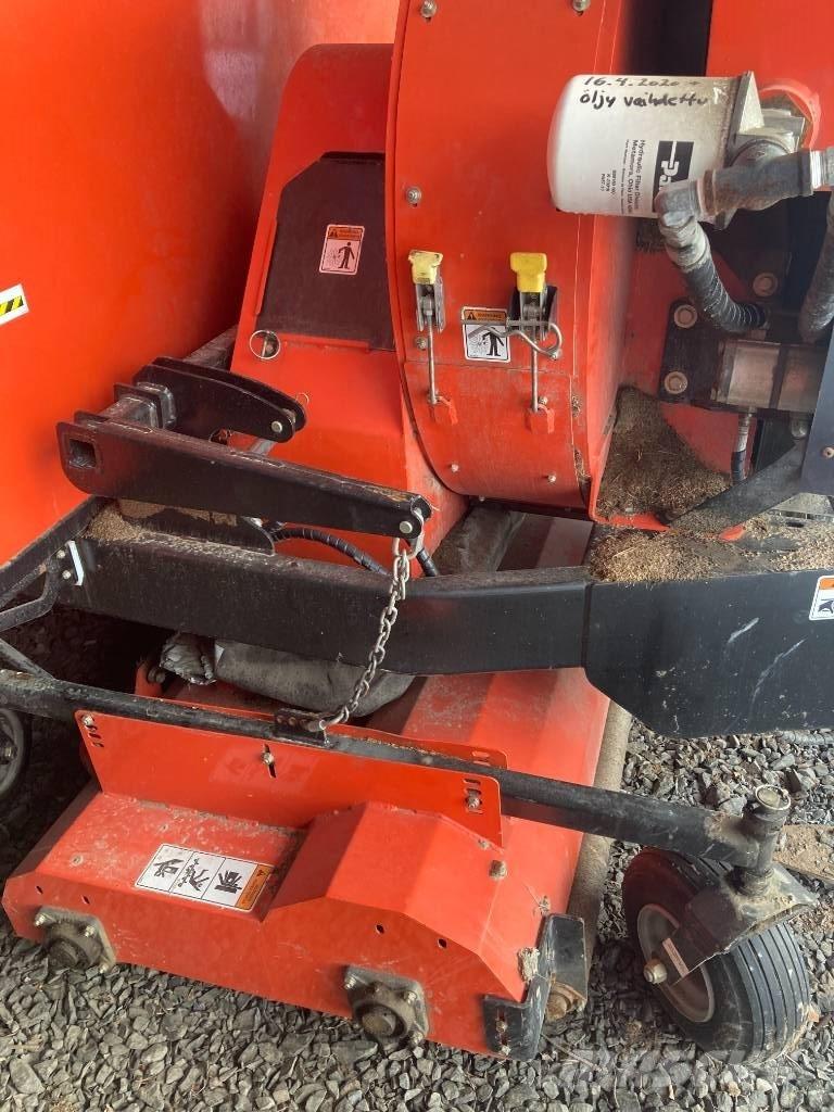 SmithCo Big Vac Other groundscare machines