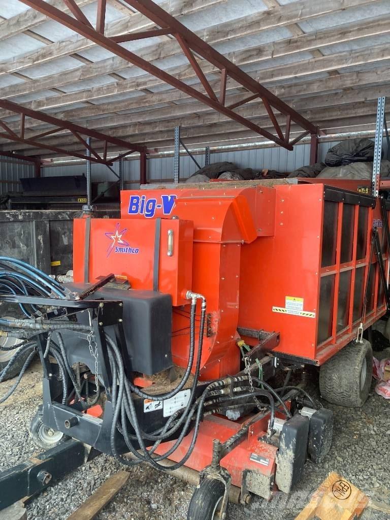 SmithCo Big Vac Other groundscare machines