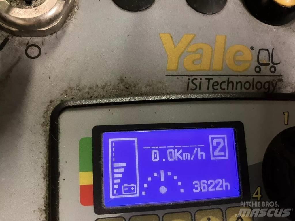 Yale NR035 Reach truck