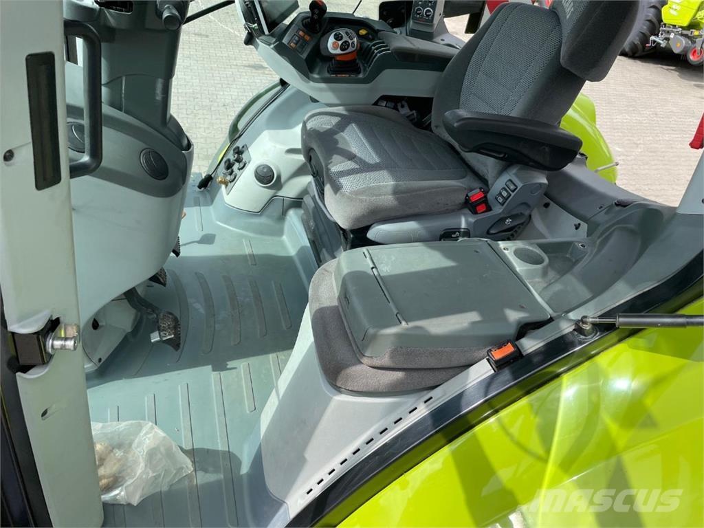 CLAAS Axion 810 CM Tractors