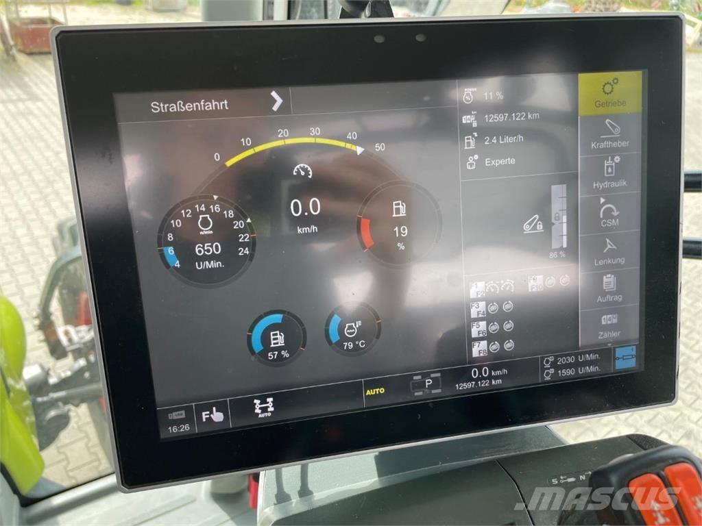 CLAAS Axion 810 CM Tractors