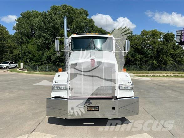 Kenworth T800 Truck Tractor Units