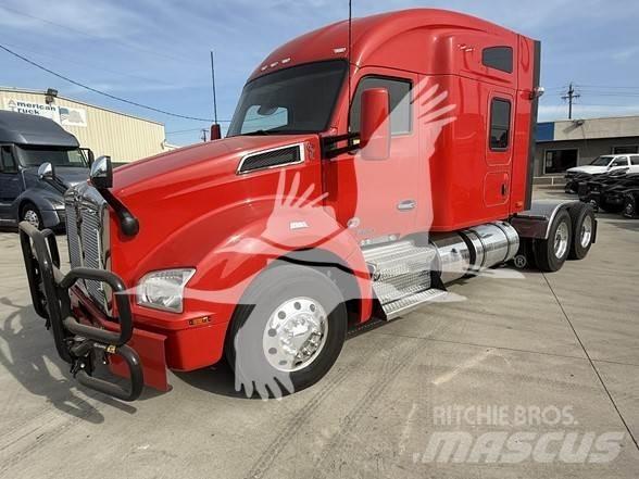 Kenworth T880 Truck Tractor Units