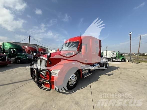 Kenworth T880 Truck Tractor Units