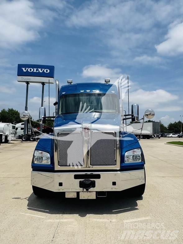 Kenworth T880 Truck Tractor Units