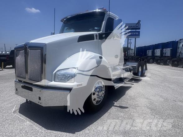 Kenworth T880 Truck Tractor Units