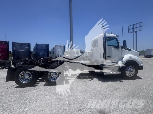 Kenworth T880 Truck Tractor Units