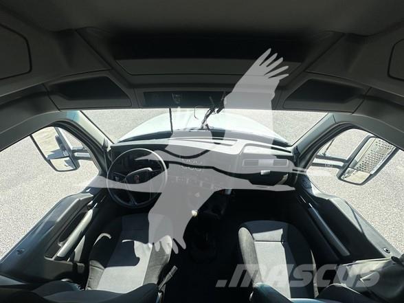 Kenworth T880 Truck Tractor Units