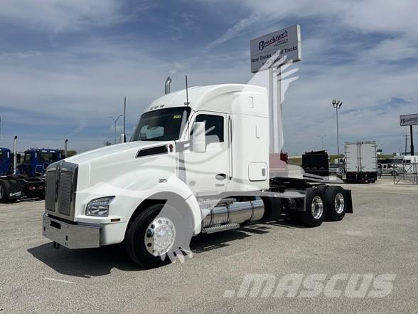 Kenworth T880 Truck Tractor Units