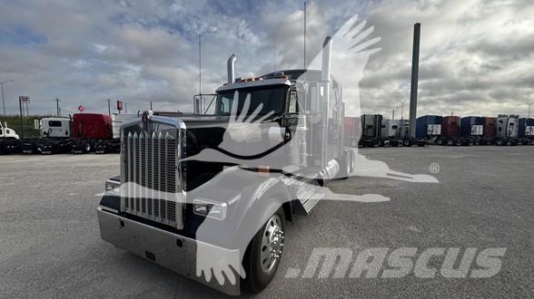 Kenworth W900 Truck Tractor Units