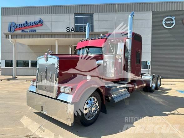 Kenworth W900L Truck Tractor Units