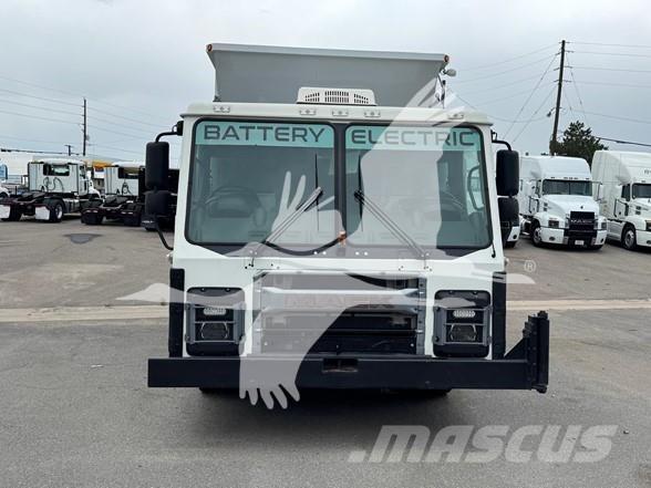 Mack LR64 Other