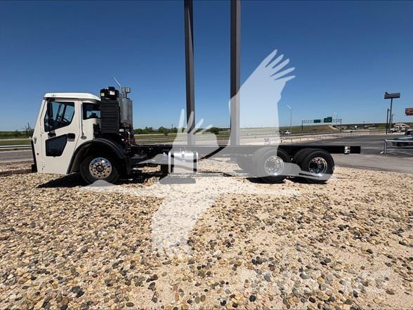 Mack LR64R Chassis Cab trucks