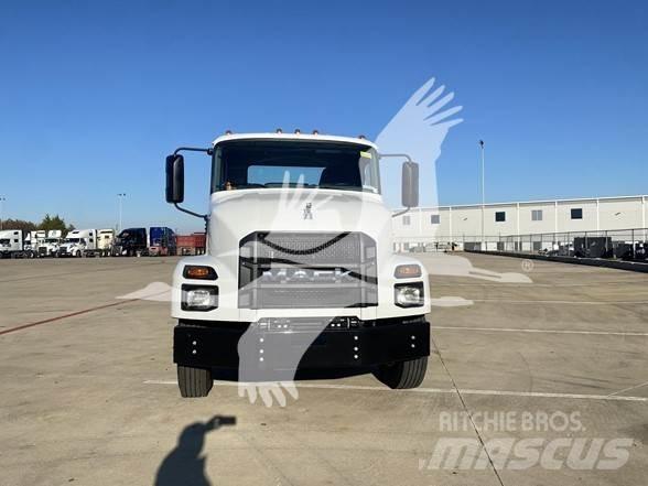 Mack MD6 Flatbed/Dropside trucks