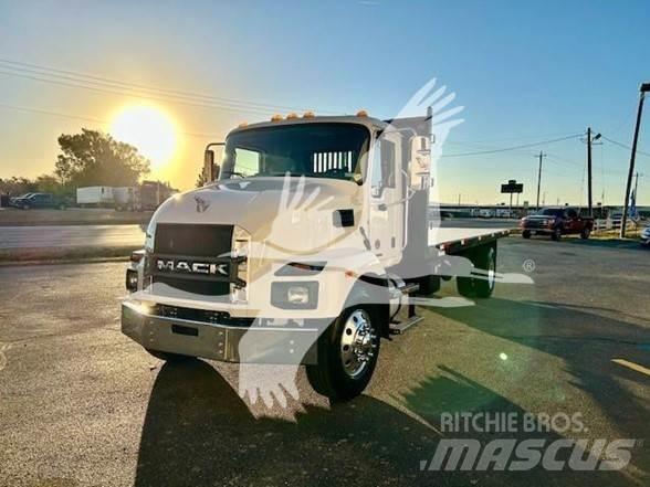 Mack MD6 Flatbed/Dropside trucks