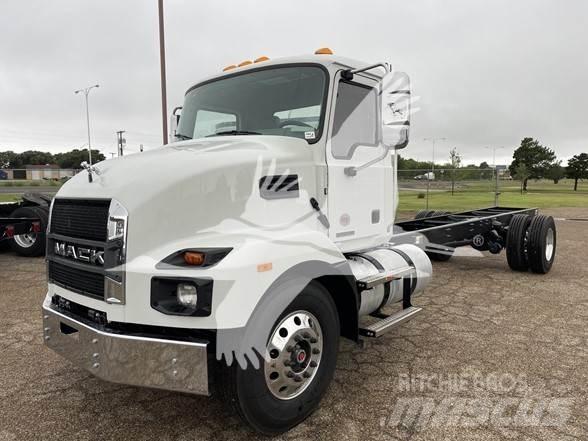 Mack MD6 Flatbed/Dropside trucks
