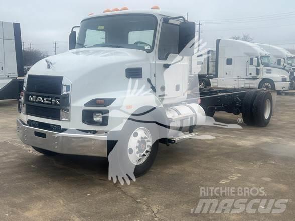 Mack MD6 Chassis Cab trucks