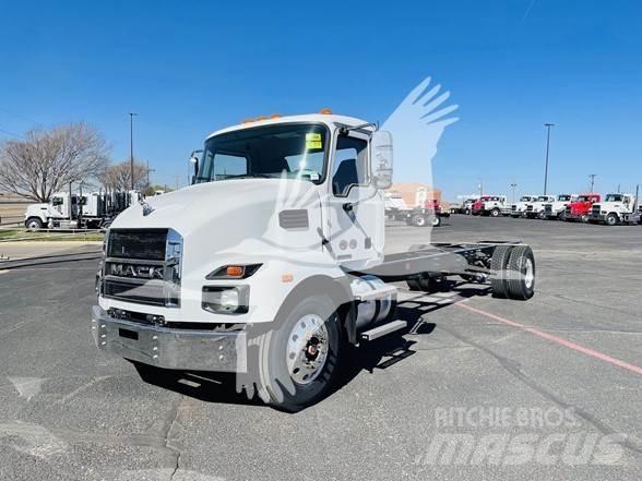 Mack MD6 Chassis Cab trucks
